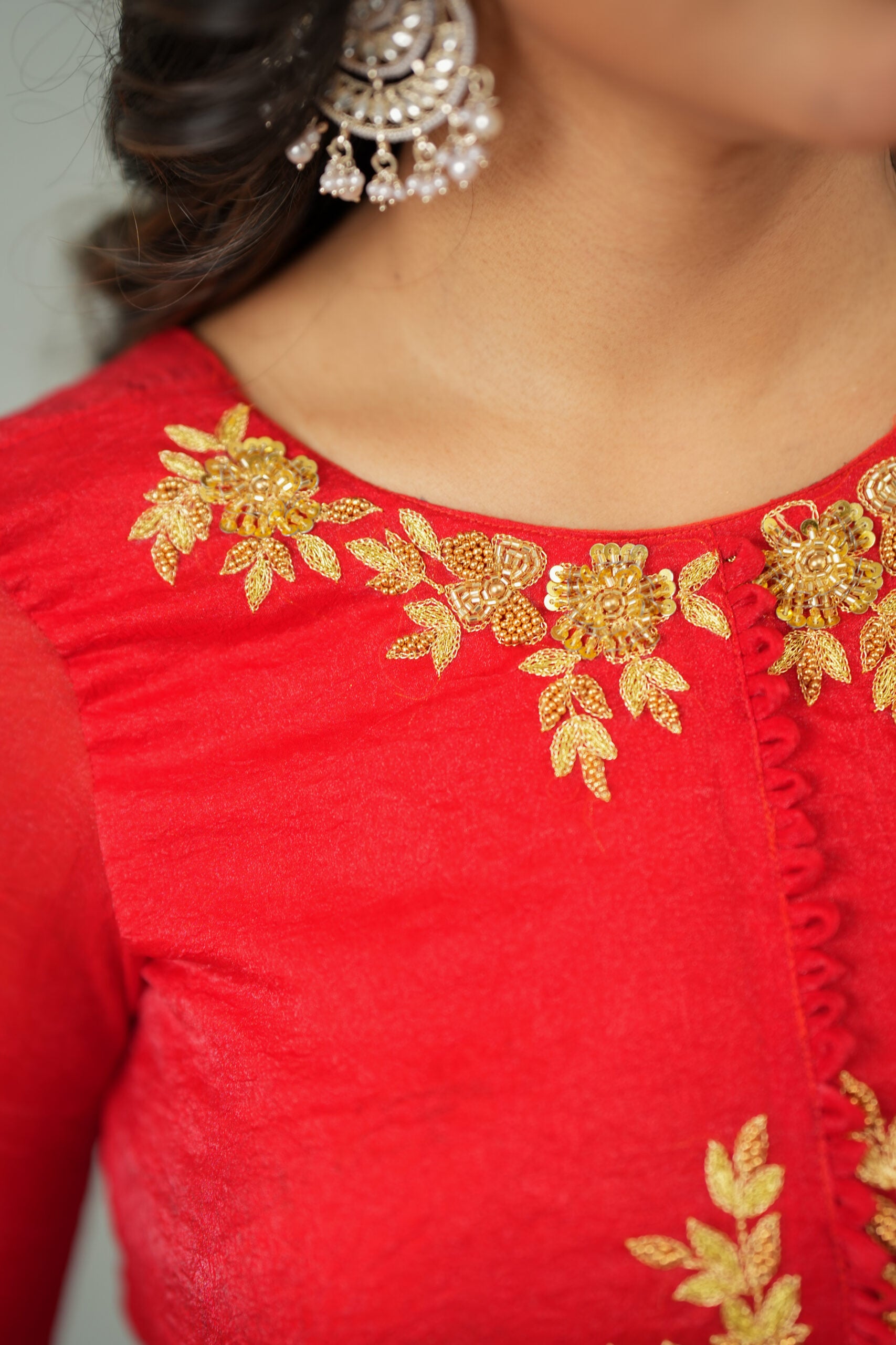 PC034 Red close neck