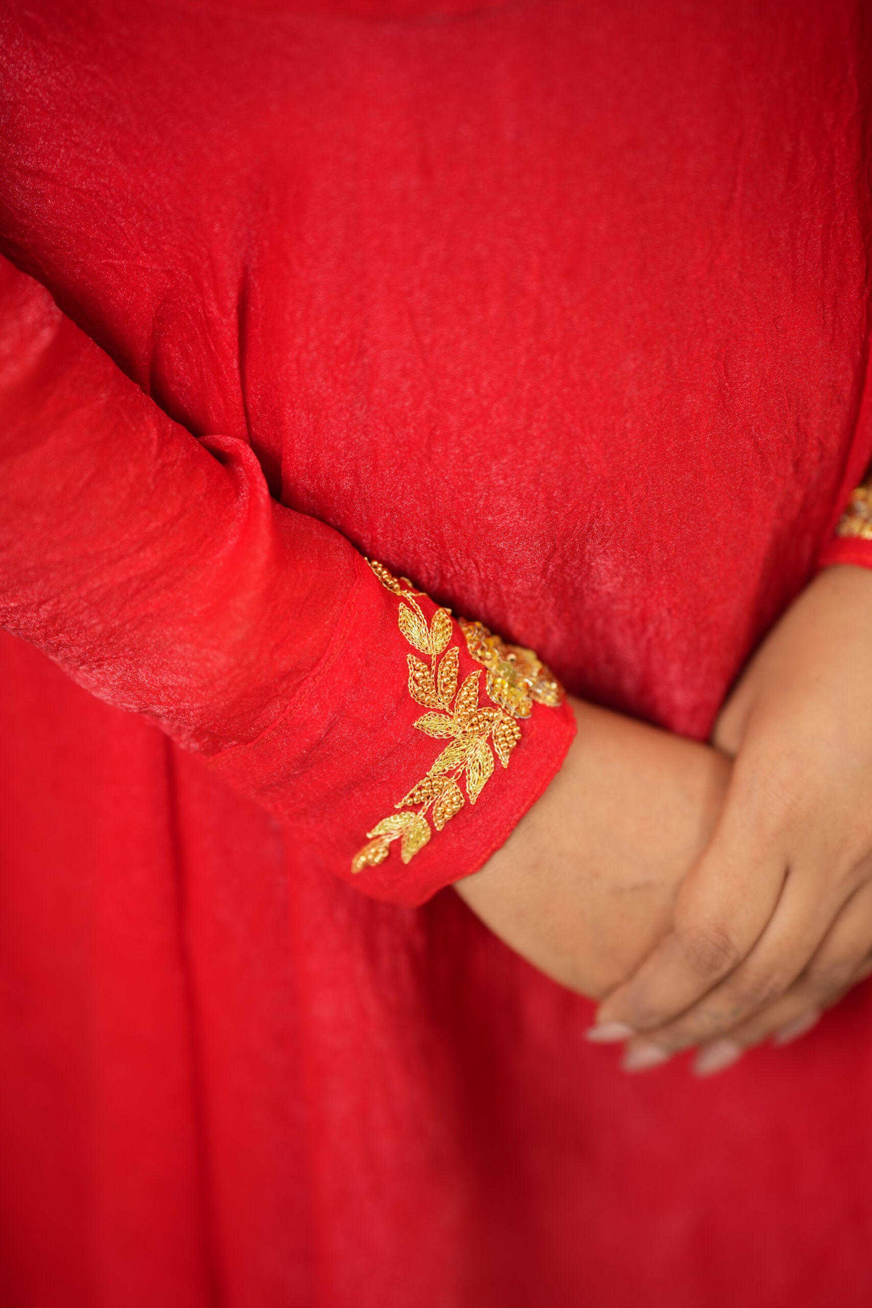 PC034 Red close neck